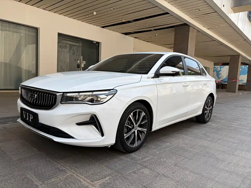 Geely Emgrand 2022 — фото 1