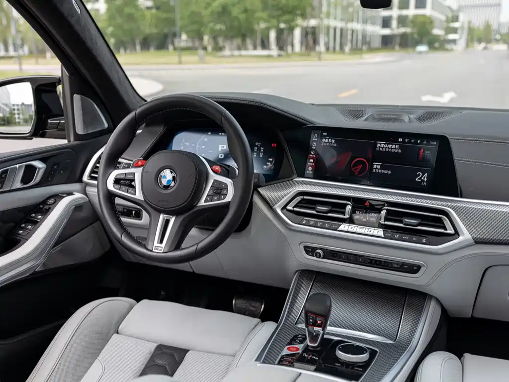 BMW X5 M 2022 — фото 11
