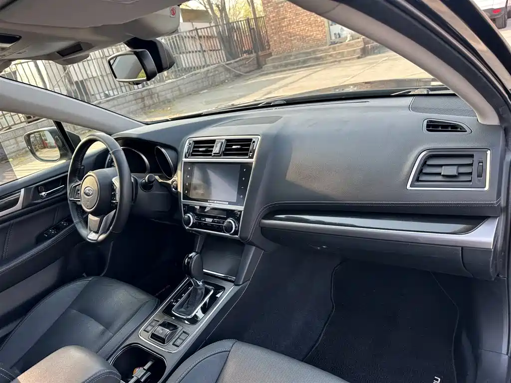 Subaru Outback 2020 — фото 17