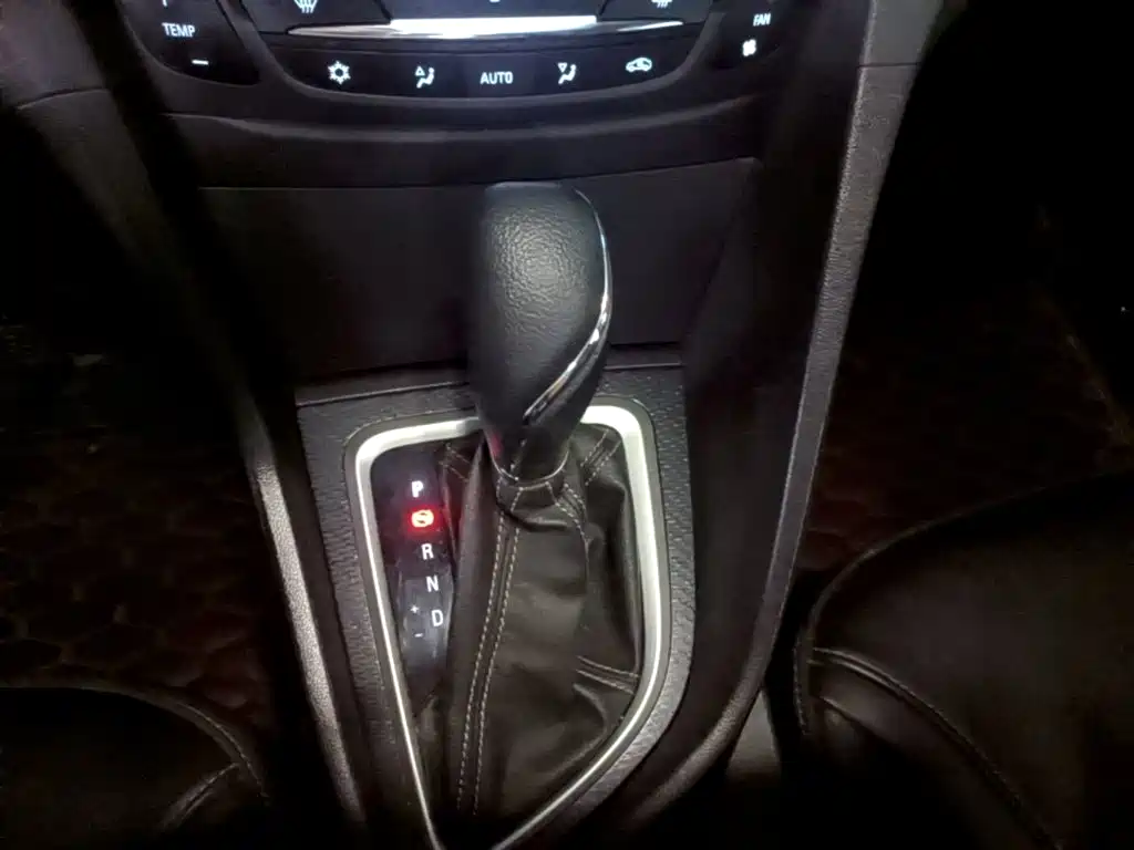 Buick Excelle 2019 — фото 14