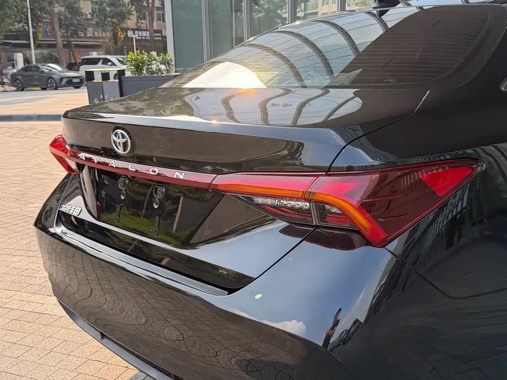 Toyota Avalon 2022 — фото 10
