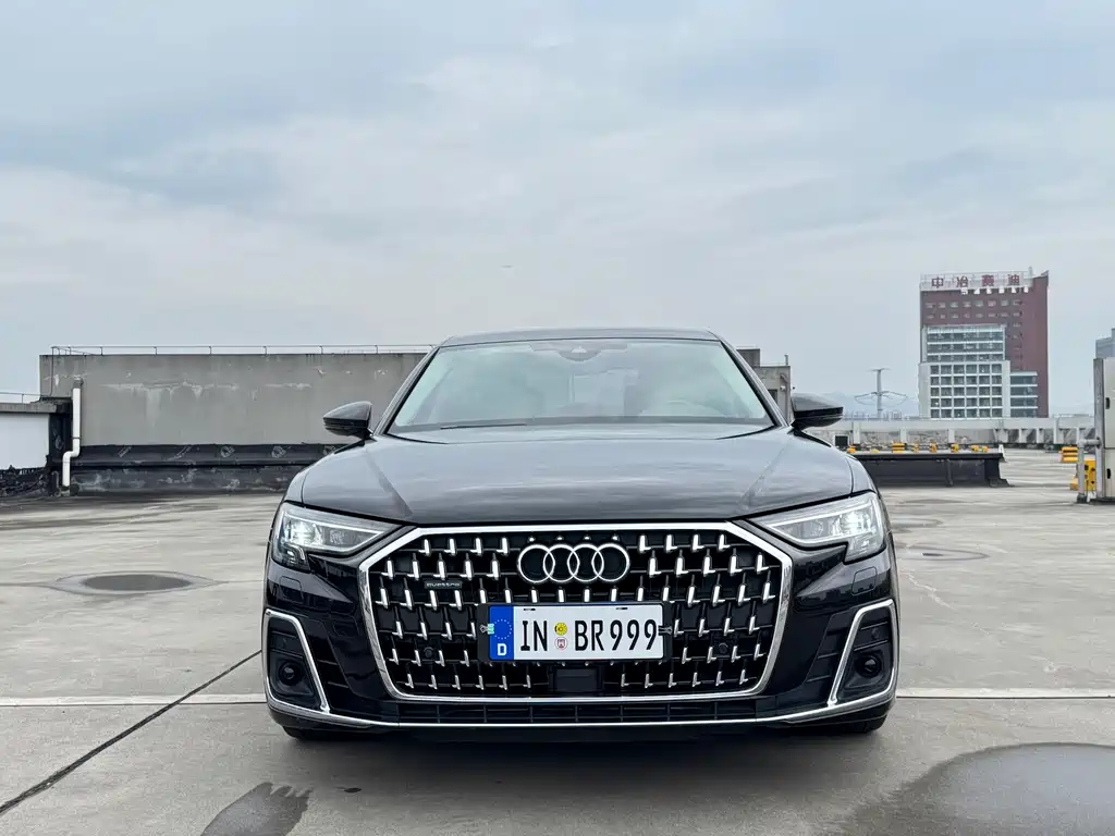 Audi A8 2023 — фото 2