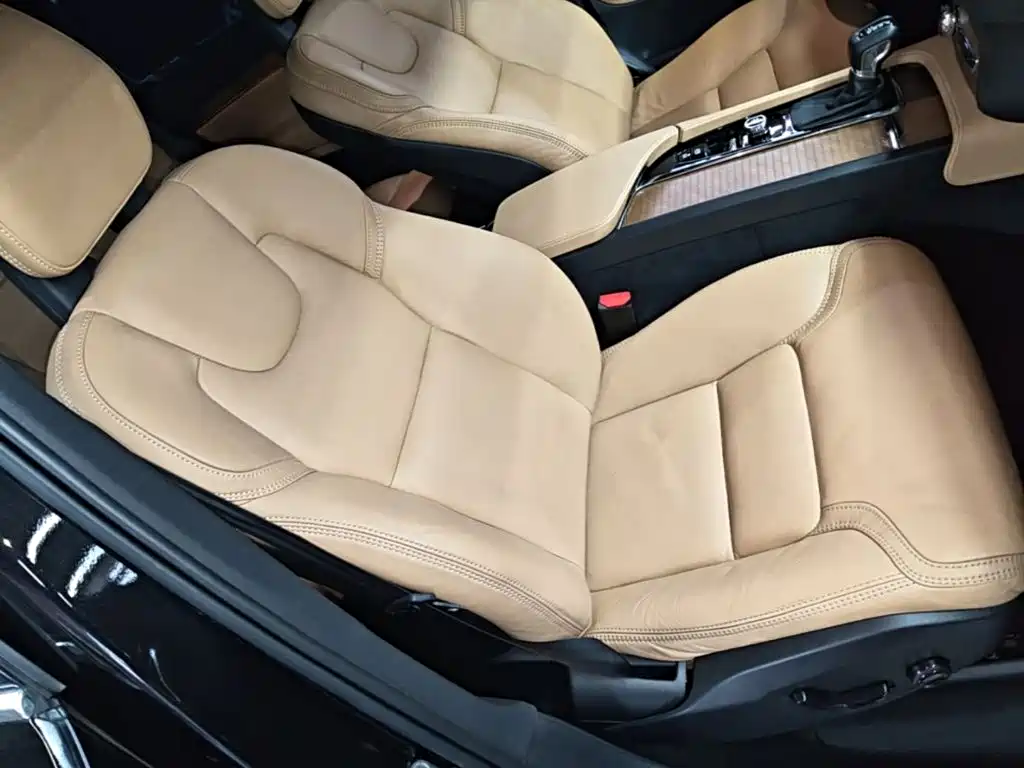 Volvo XC90 2017 — фото 25
