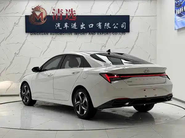 Hyundai Elantra 2023