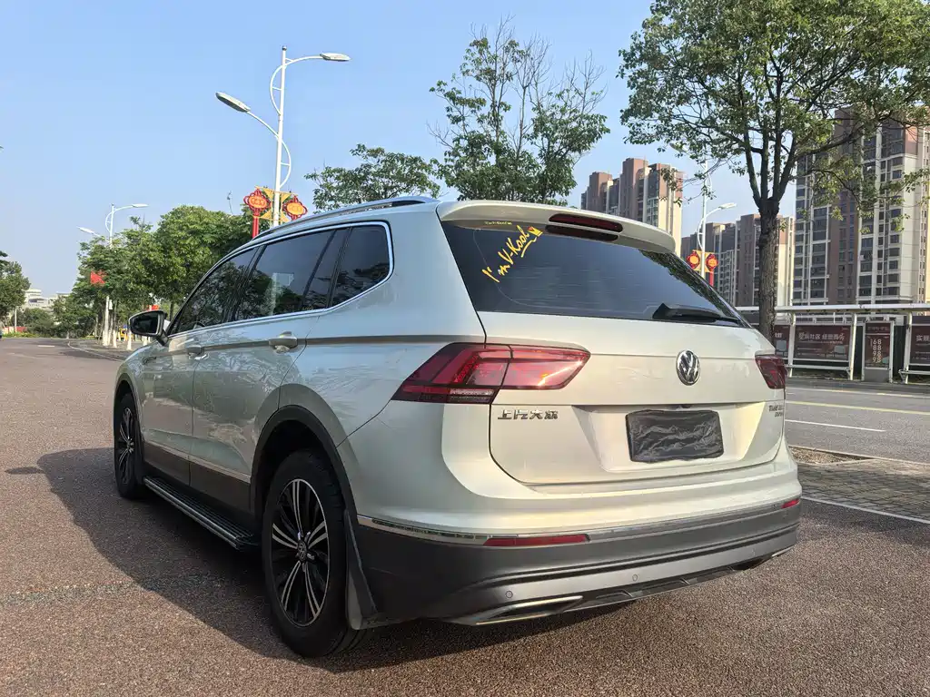 Volkswagen Tiguan L 2017 — фото 4