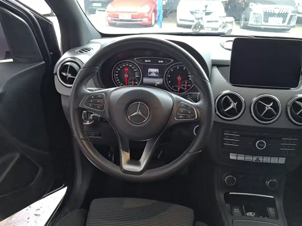 Mercedes-Benz B-Class 2018 — фото 11