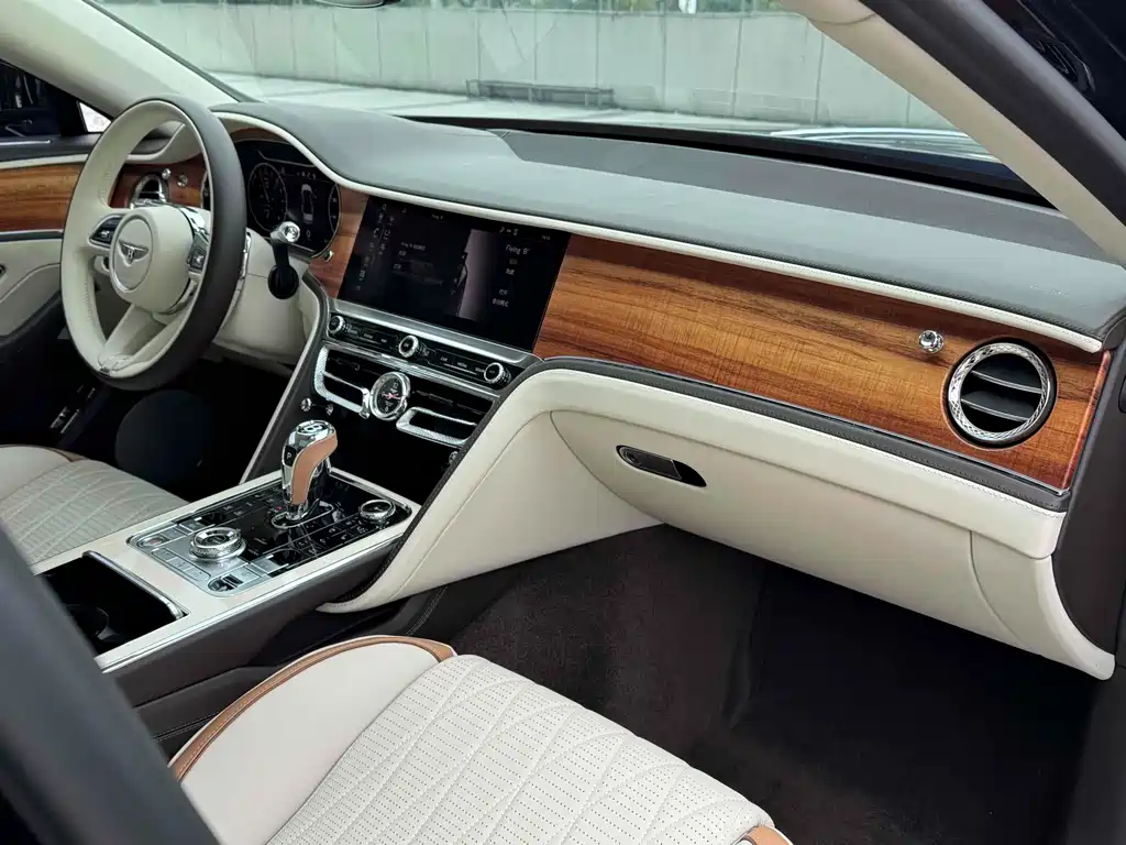 Bentley Flying Spur PHEV 2023 — фото 19