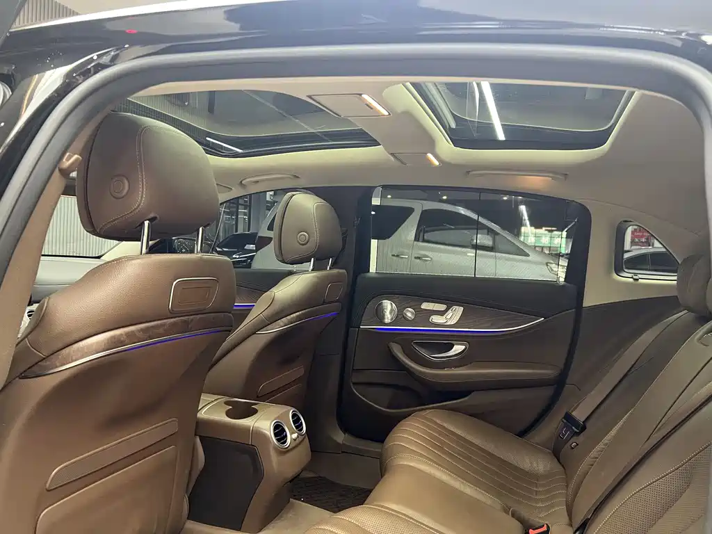 Mercedes-Benz E-Class 2020 — фото 16