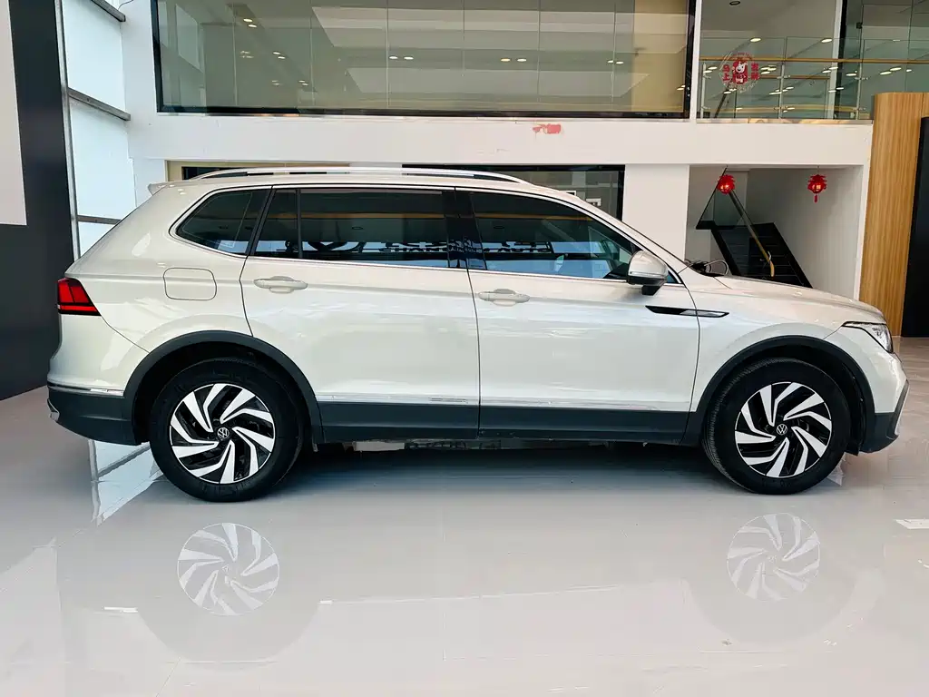 Volkswagen Tiguan L 2022