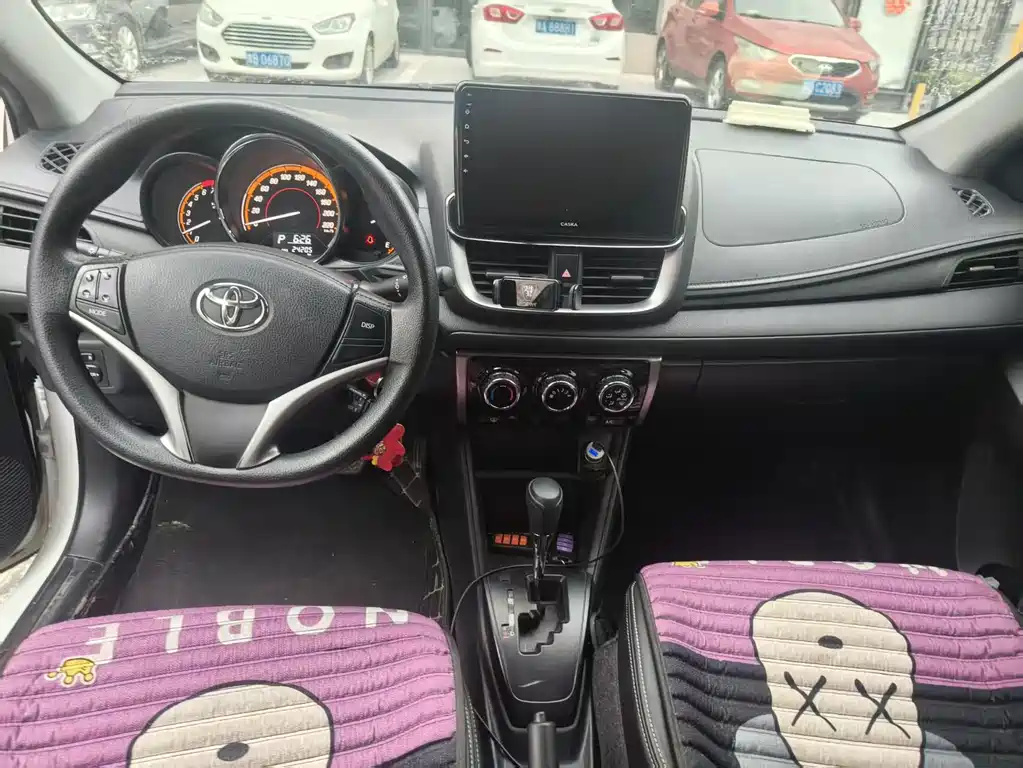 Toyota Yaris L 2022 — фото 5