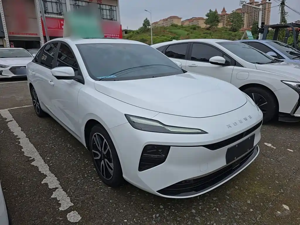 Roewe D6 2025