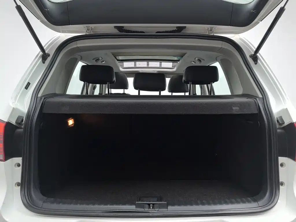 Volkswagen Tiguan 2015 — фото 16