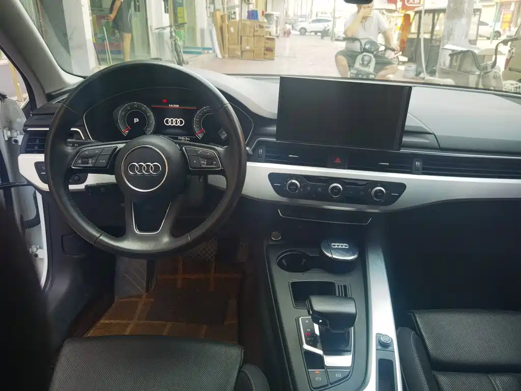 Audi A4L 2021