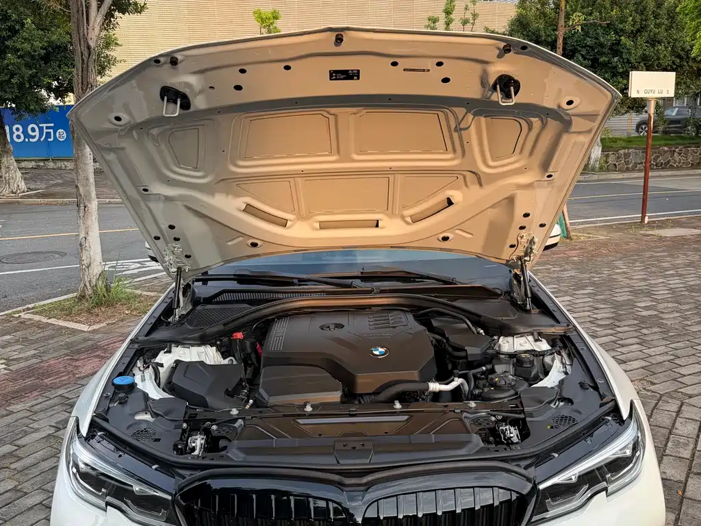 BMW 3 Series 2019 — фото 15
