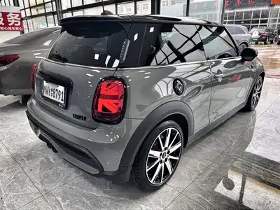 MINI MINI 2022