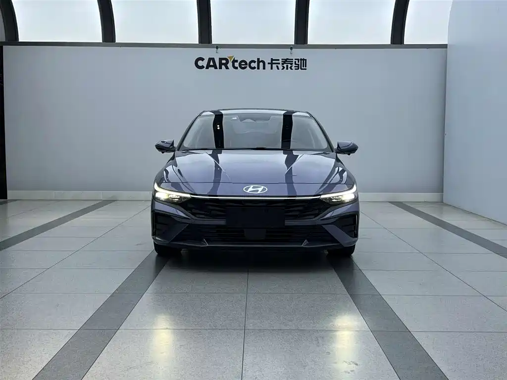 Hyundai Elantra 2024