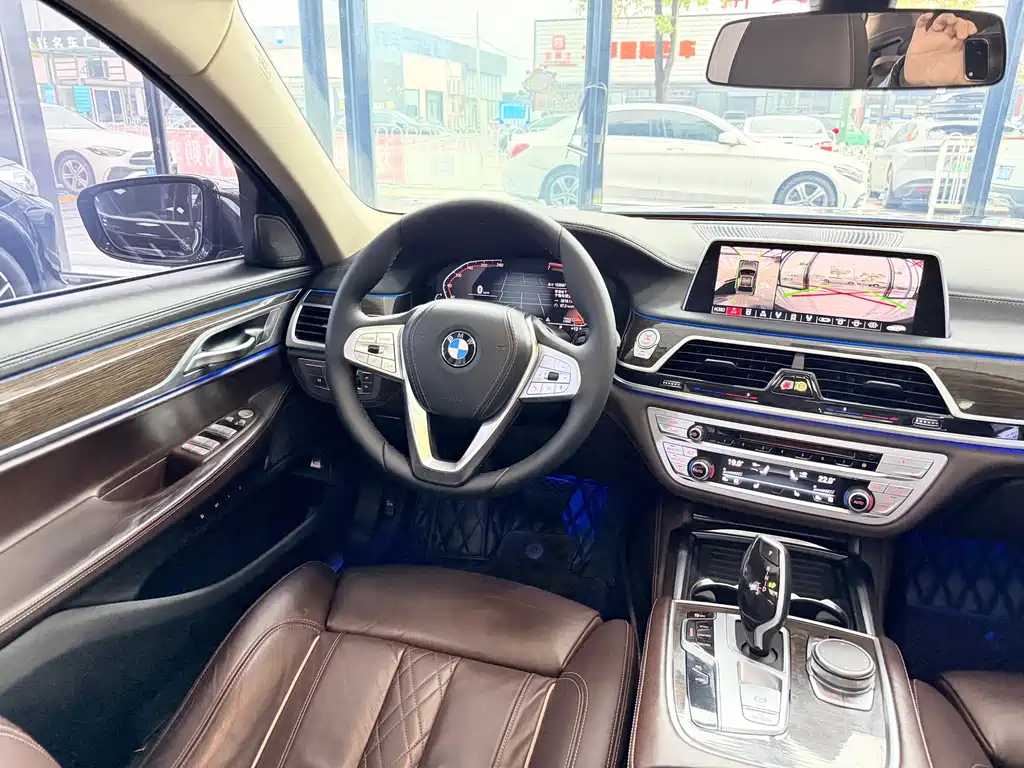 BMW 7 Series 2020 — фото 12