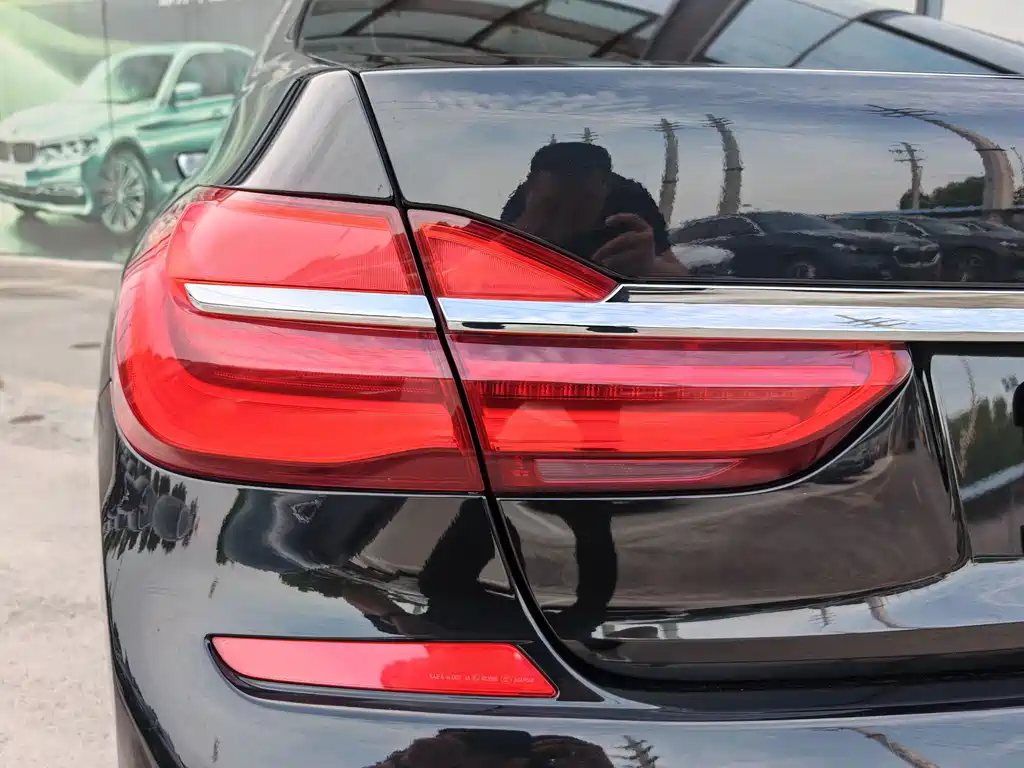 BMW 7 Series 2018 — фото 11