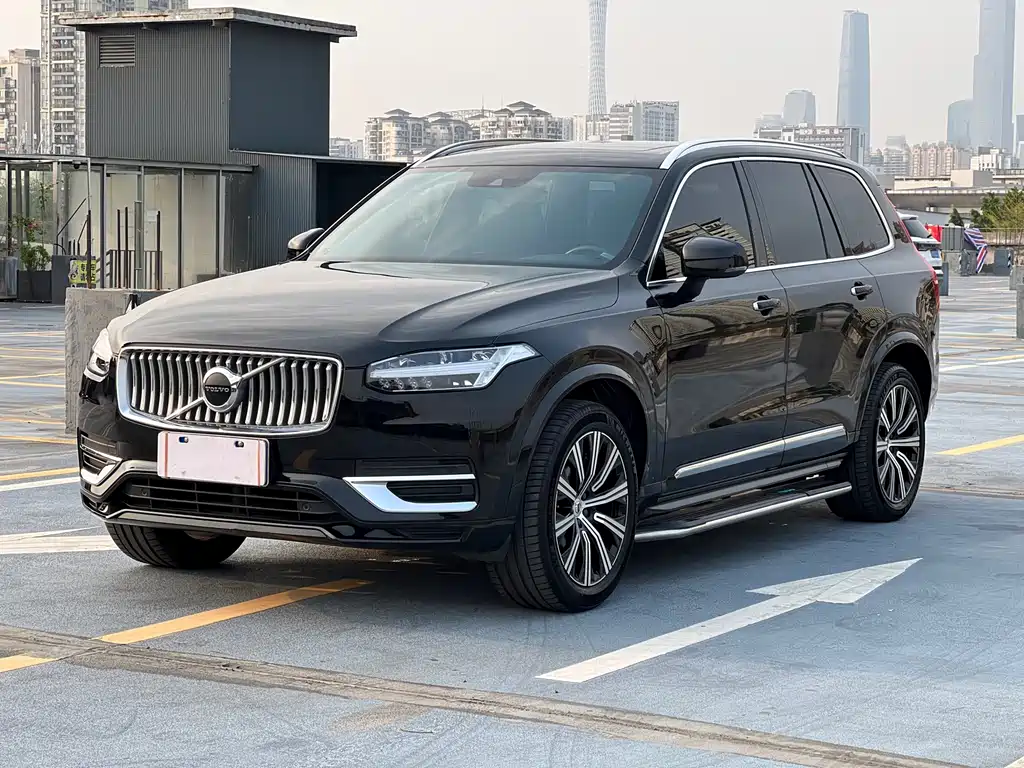 Volvo XC90 2022 — фото 1