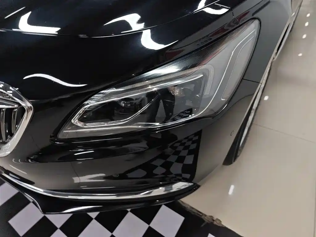 Buick LaCrosse 2019 — фото 24