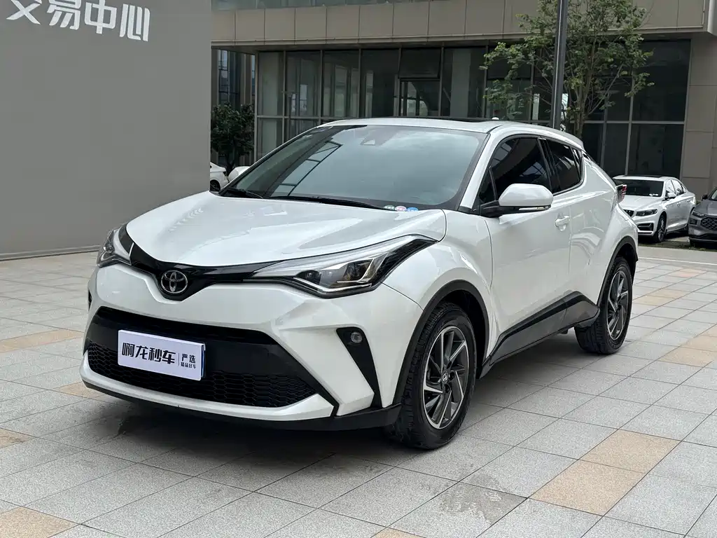 Toyota C-HR 2023 — фото 2