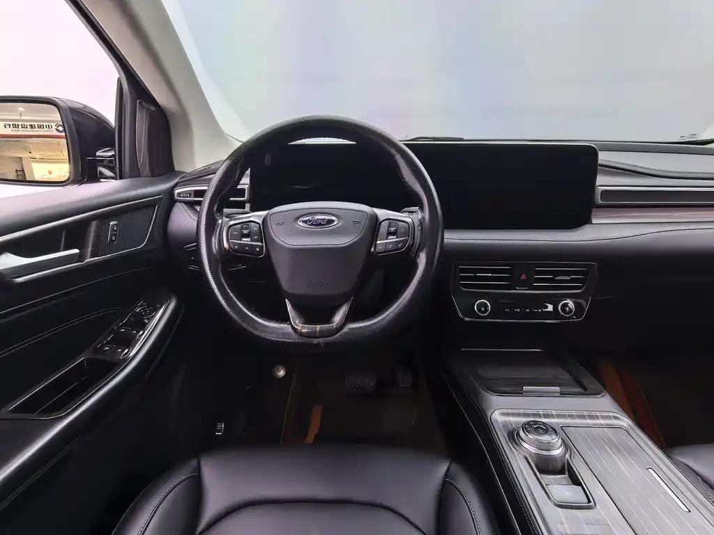 Ford Edge 2022 — фото 11