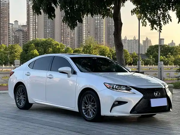 Lexus ES 2017