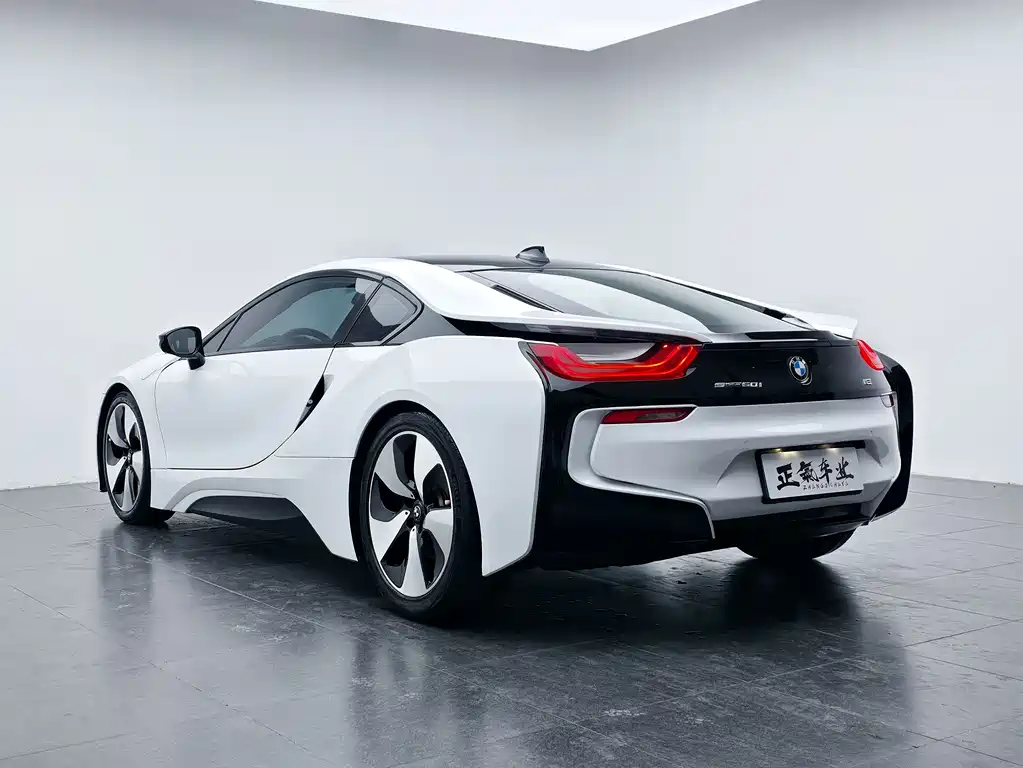 BMW i8 2017 — фото 55