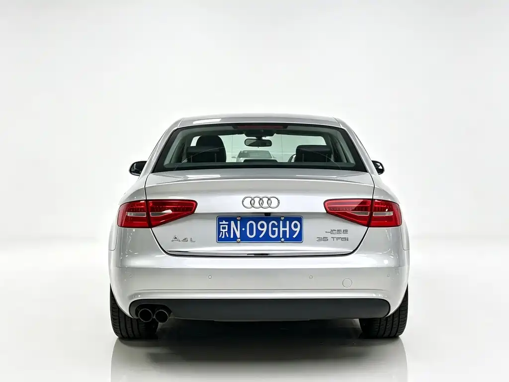 Audi A4L 2015