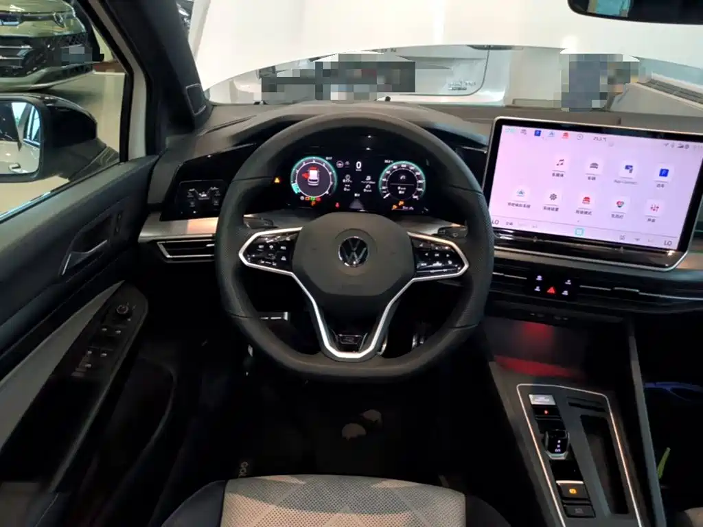 Volkswagen Golf 2025