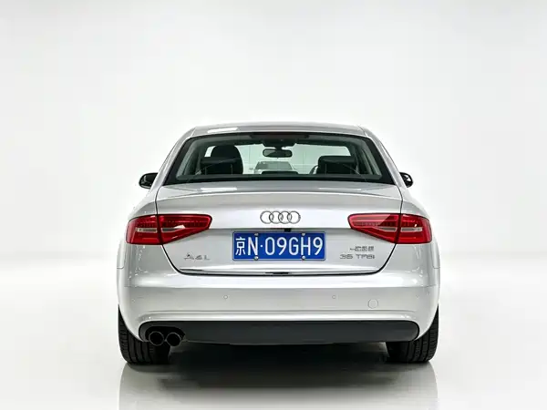 Audi A4L 2015