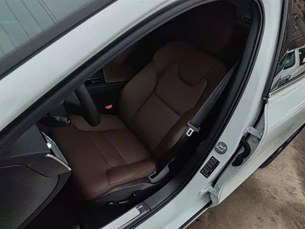 Volvo S60 2026 — фото 15