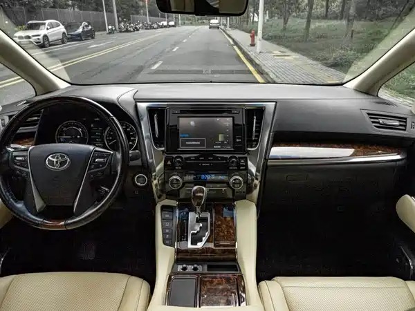 Toyota Alphard 2019