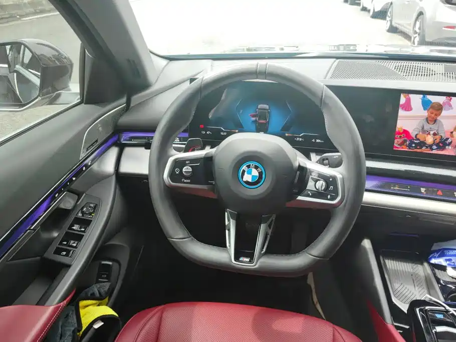 BMW i5 2025 — фото 15