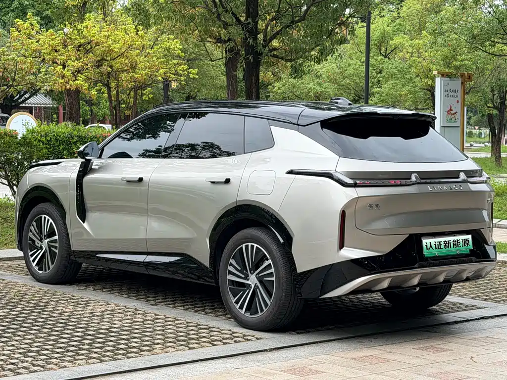 Lynk & Co 08 EM-P 2024 — фото 18