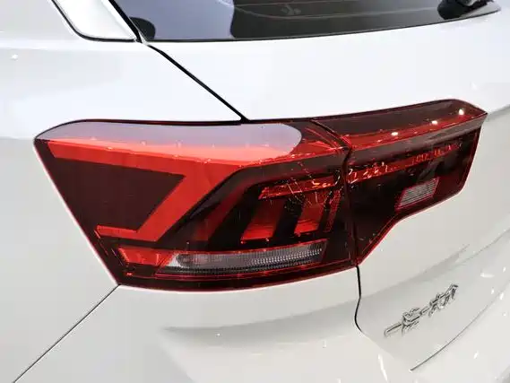 Volkswagen T-Roc 2021 — фото 6