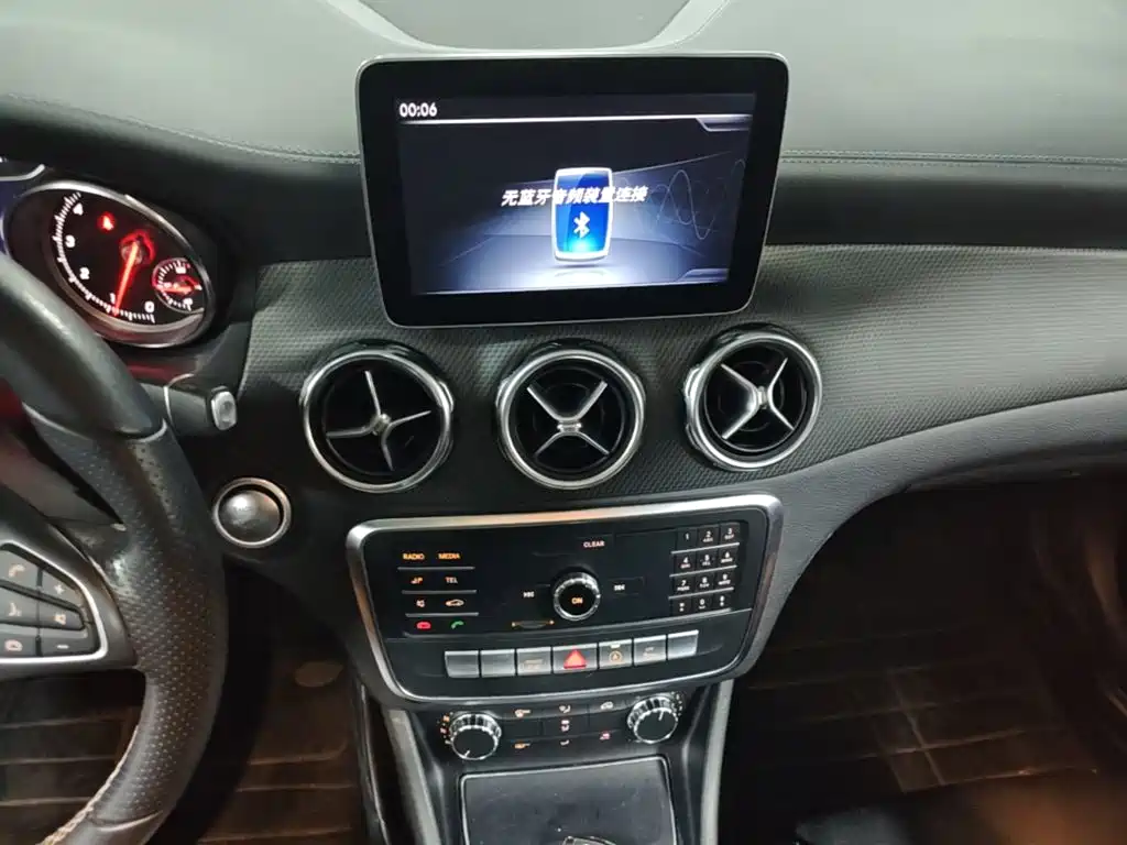 Mercedes-Benz GLA 2018 — фото 13