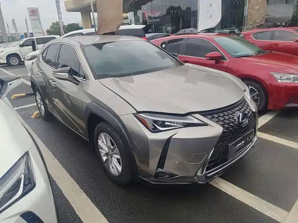 Lexus UX 2021