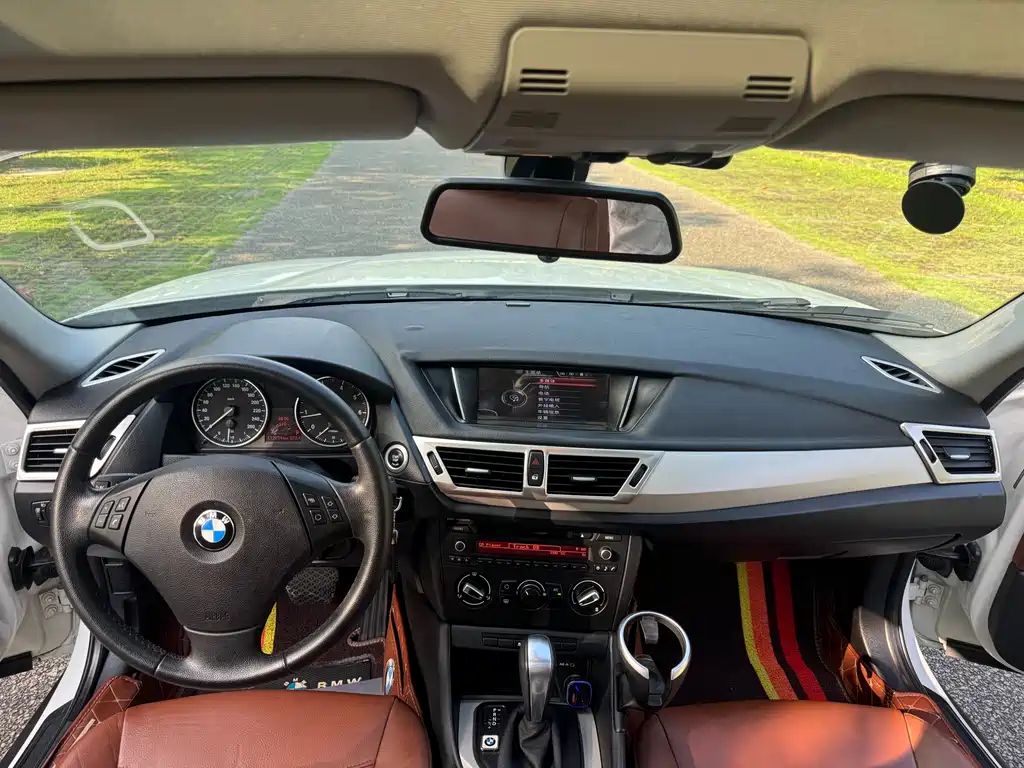 BMW X1 2014 — фото 13