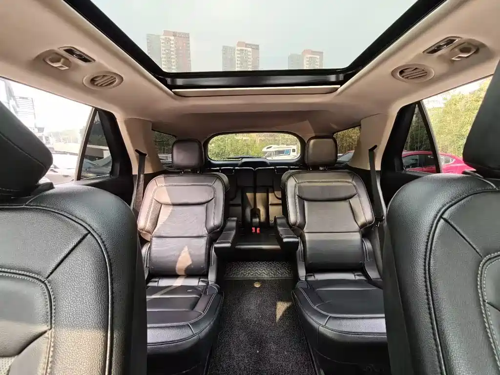 Ford Explorer 2021 — фото 18