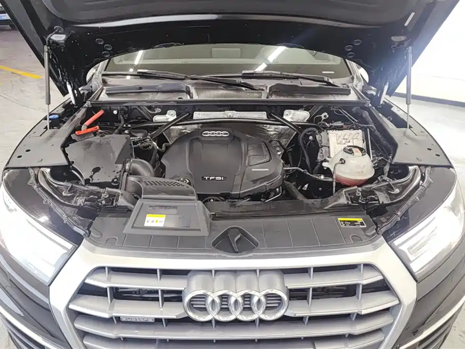 Audi Q5L 2021 — фото 10