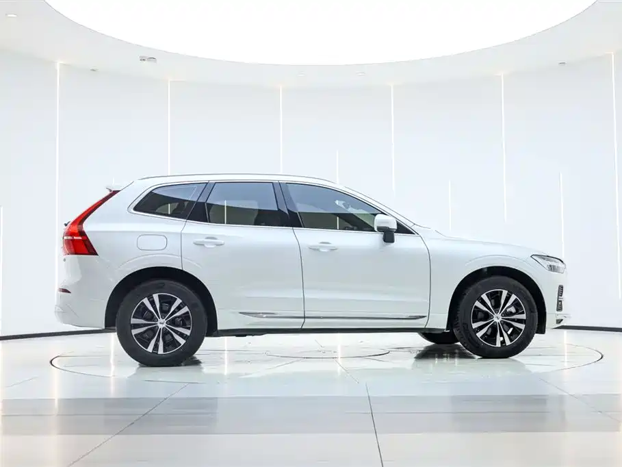 Volvo XC60 2024 — фото 4