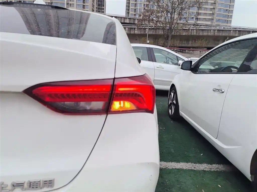 Buick Verano 2022 — фото 8