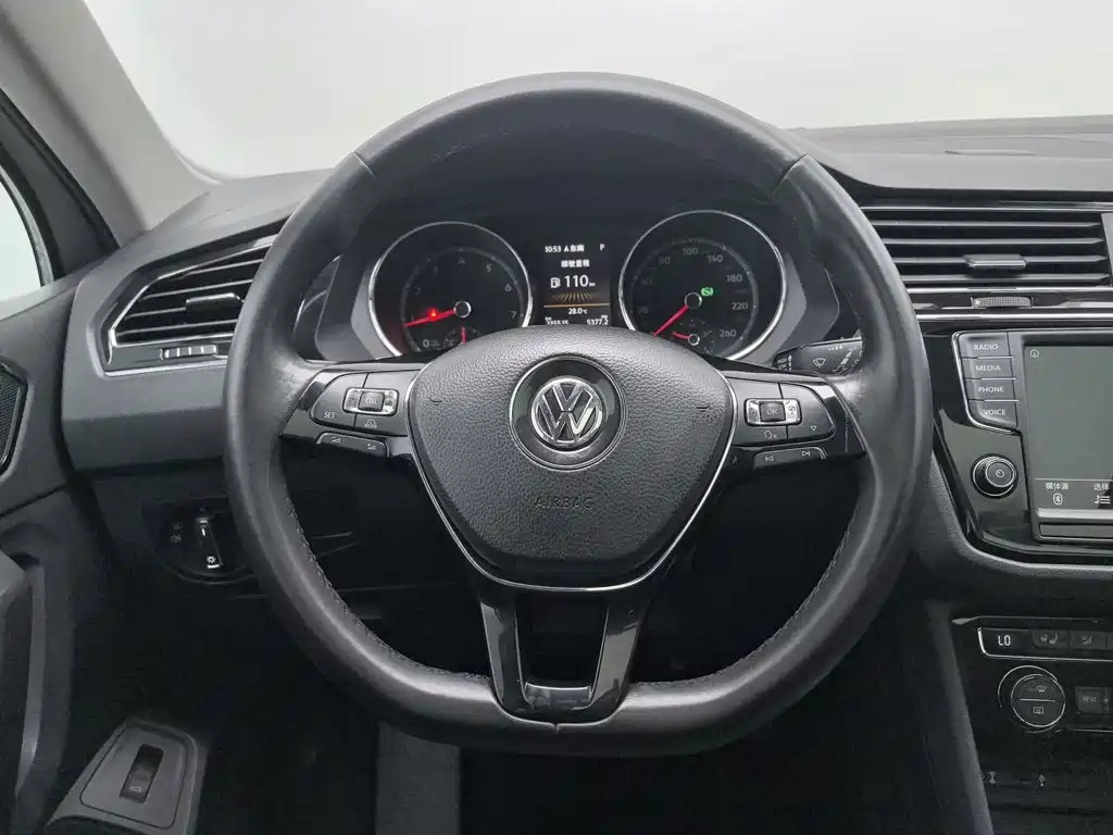 Volkswagen Tiguan L 2017 — фото 11