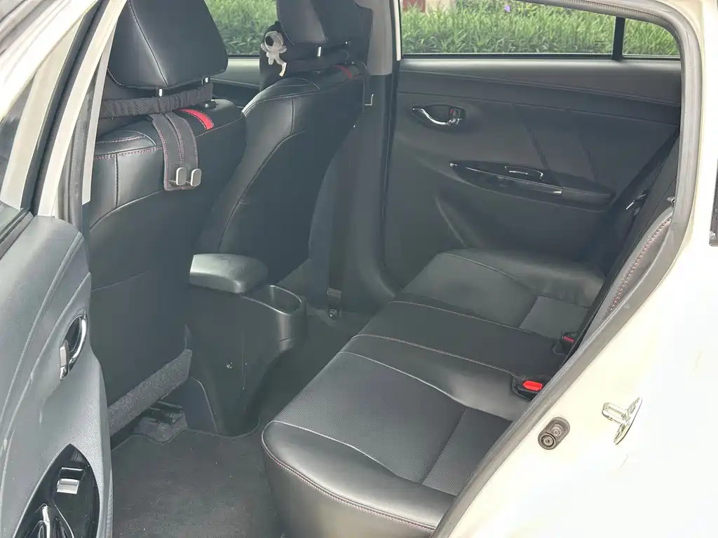 Toyota Yaris L 2022