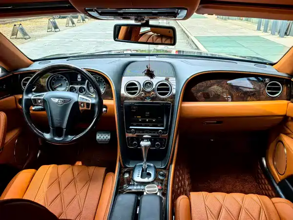 Bentley Flying Spur 2015