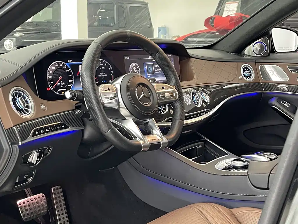 Mercedes-Benz S-Class AMG 2019 — фото 32
