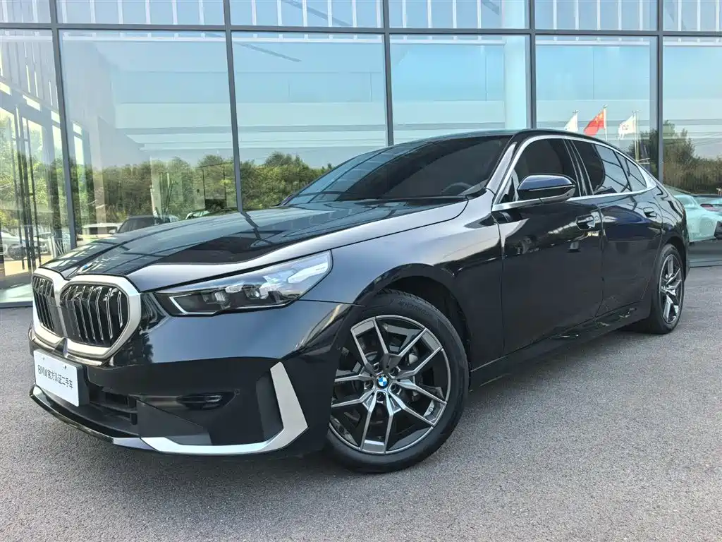 BMW 5 Series 2025