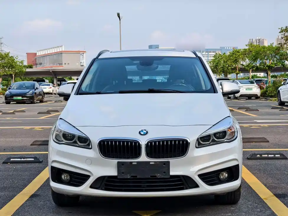 BMW 2 Series Active Tourer 2018 — фото 20