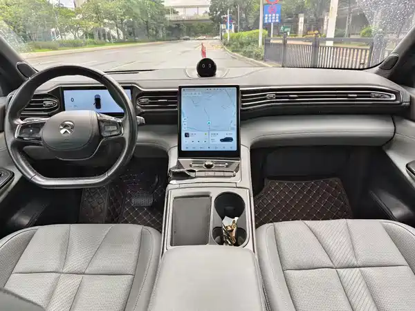 NIO ES8 2022